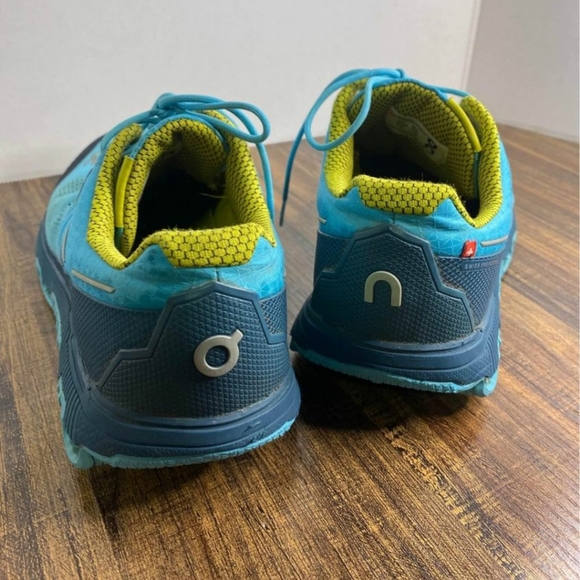 ON womans trail running shoes 7 - Picture 3 of 16